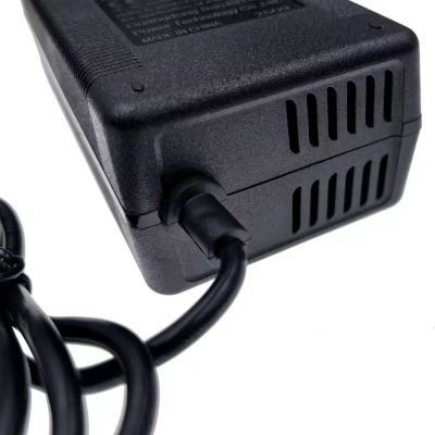 Cargador 53.6V compatible con Xiaomi 4 Ultra - Navee S65
