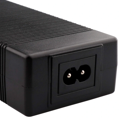 Cargador 60V (Salida 67,2V)2A conector GX16 [Premium]